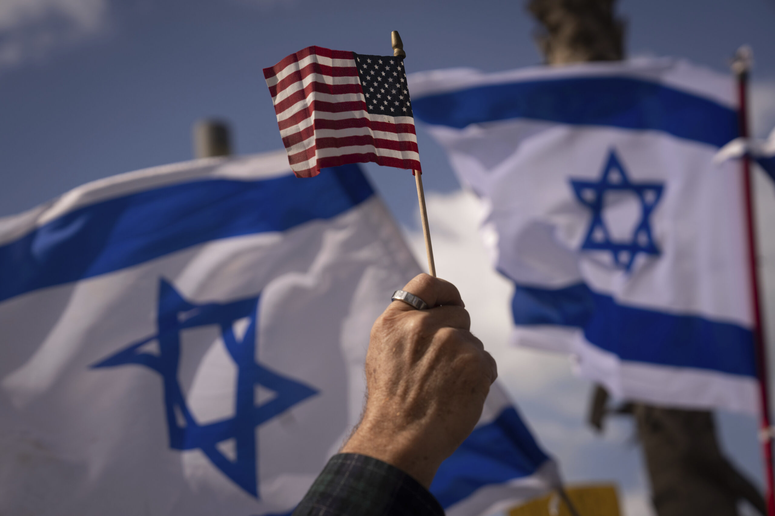 Us air force member who set self on fire outside israel embassy in dc